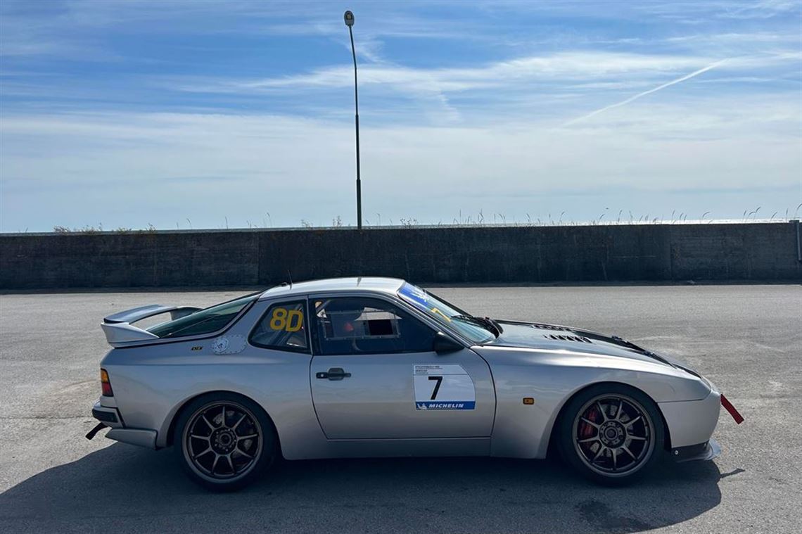 porsche-944-turbo-cup