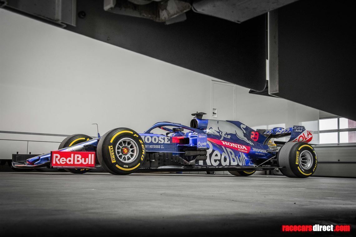 wanted-formula-1-cars-showcars-and-rolling-ch