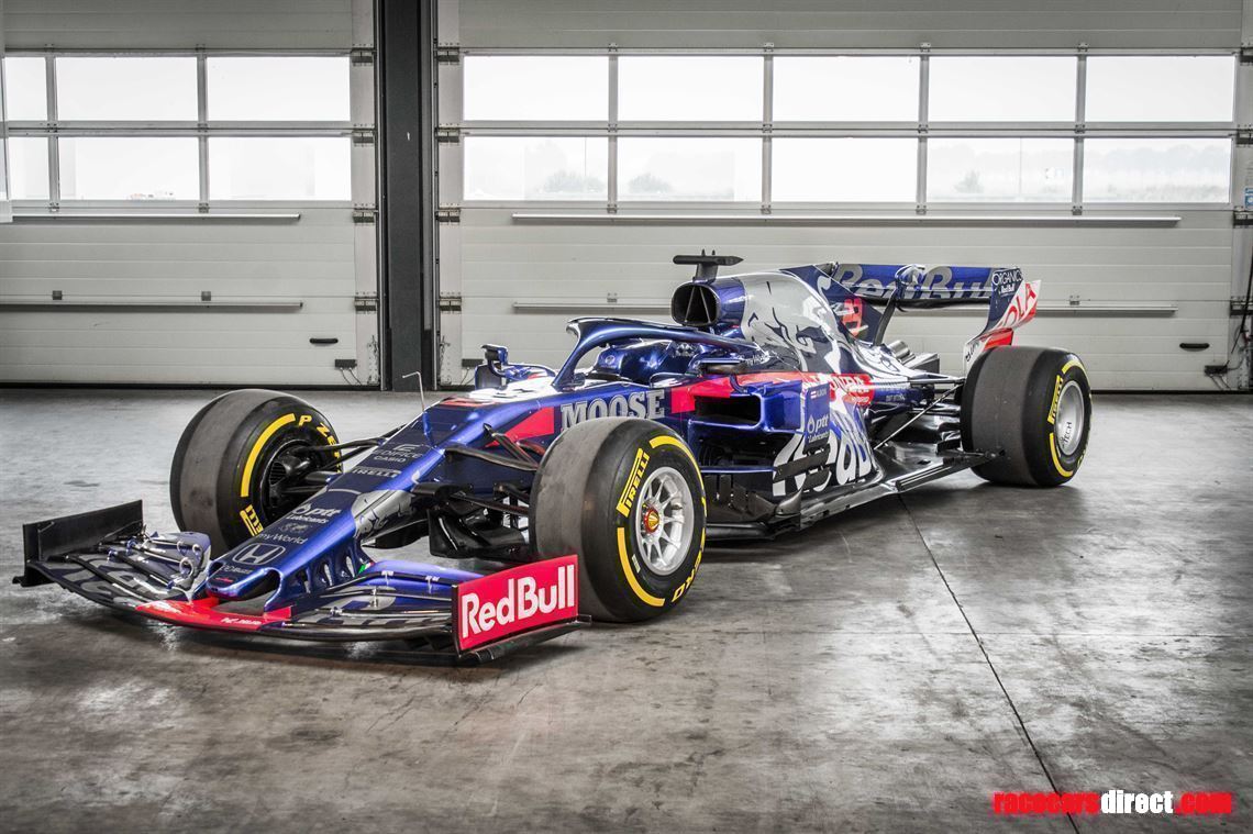 wanted-formula-1-cars-showcars-and-rolling-ch