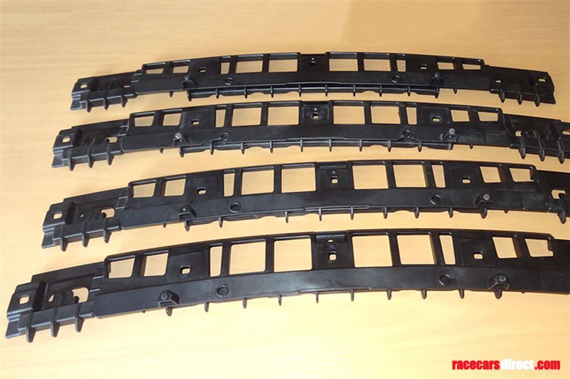 porsche-991-retaining-strip-centre-gtsgt3