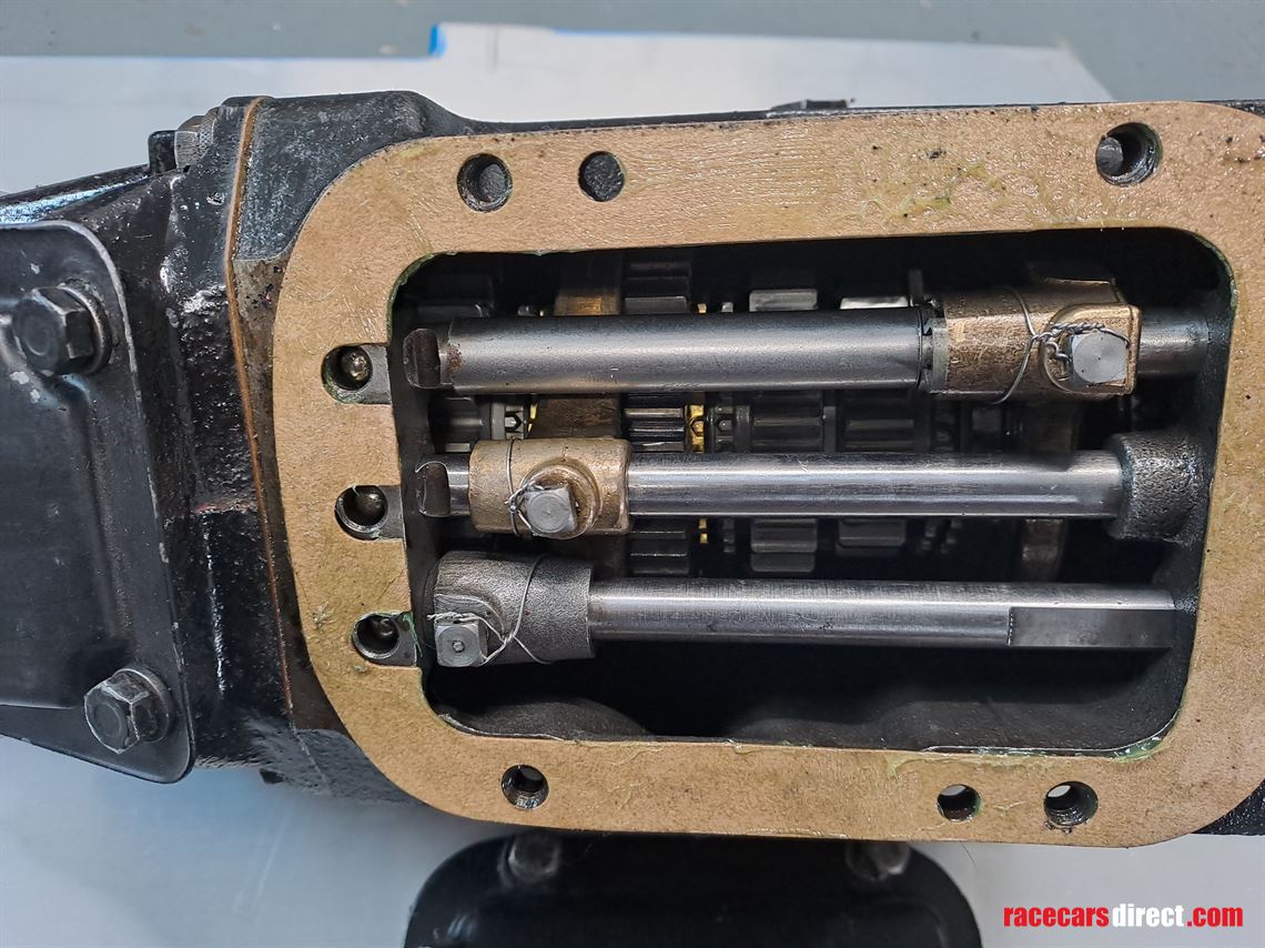 ford-2000e-bullitt-gearbox