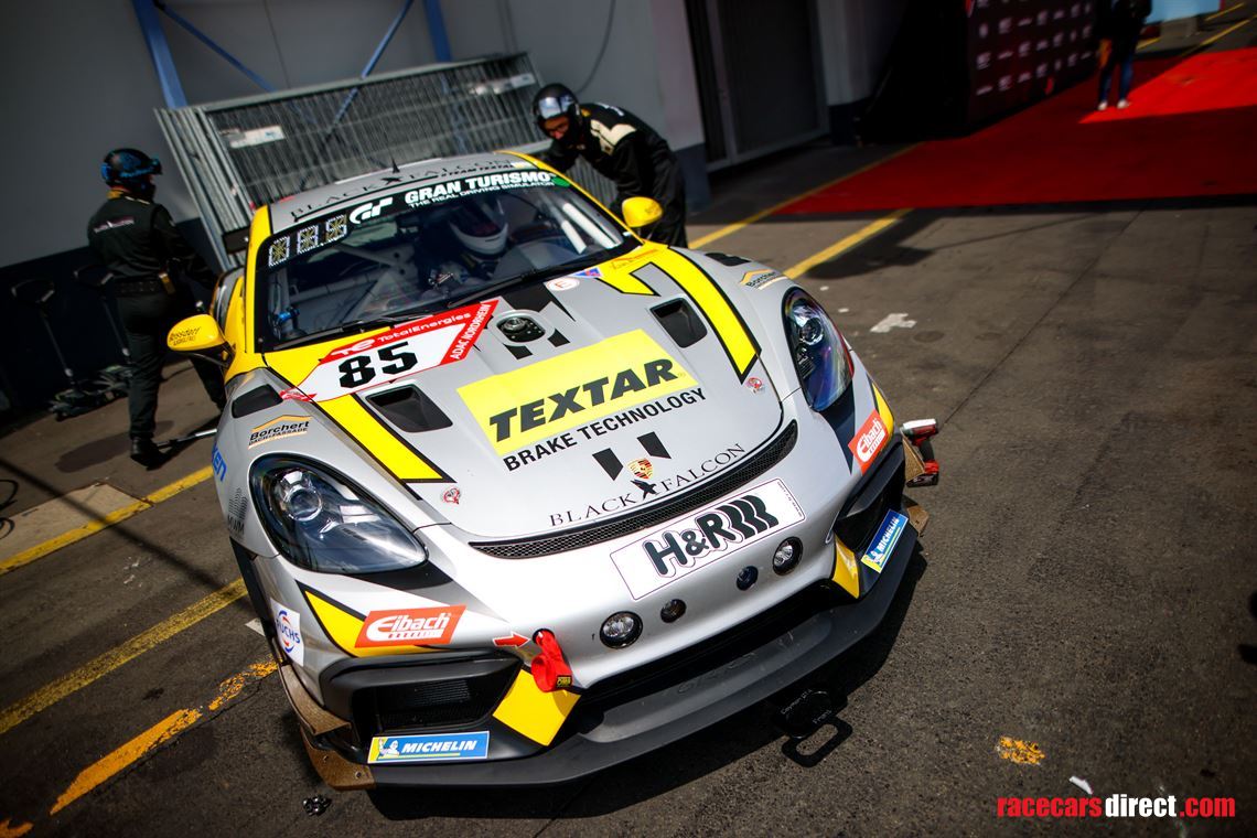 porsche-cayman-gt4-rs