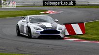aston-martin-v8-vantage-gt4