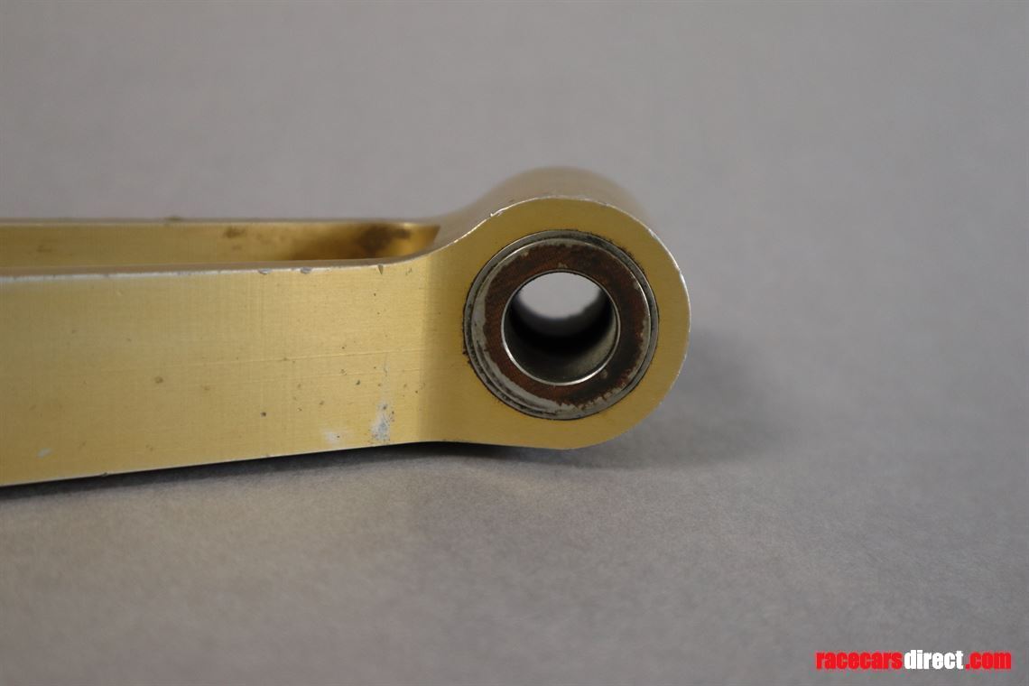 mclaren-f1-gtr-rear-wishbone