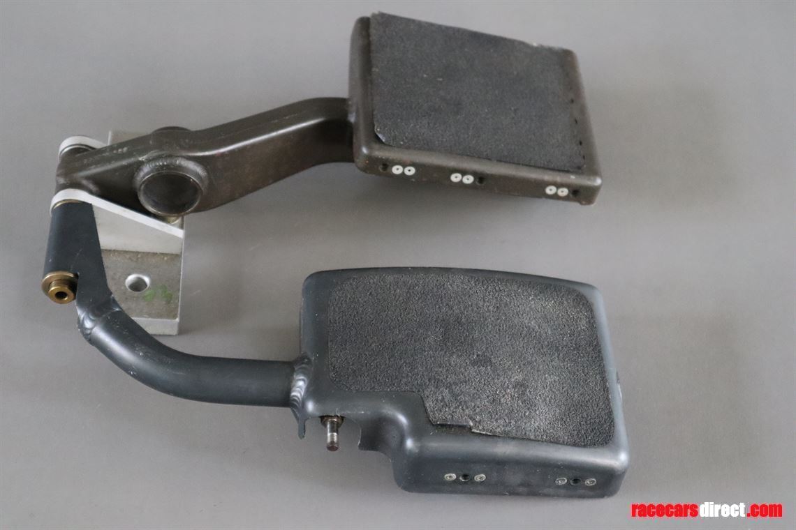 1998-mclaren-mercedes-mp413-formula-1-pedals