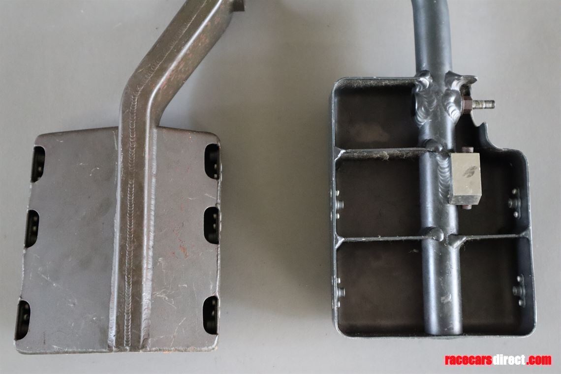 1998-mclaren-mercedes-mp413-formula-1-pedals