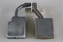 1998-mclaren-mercedes-mp413-formula-1-pedals