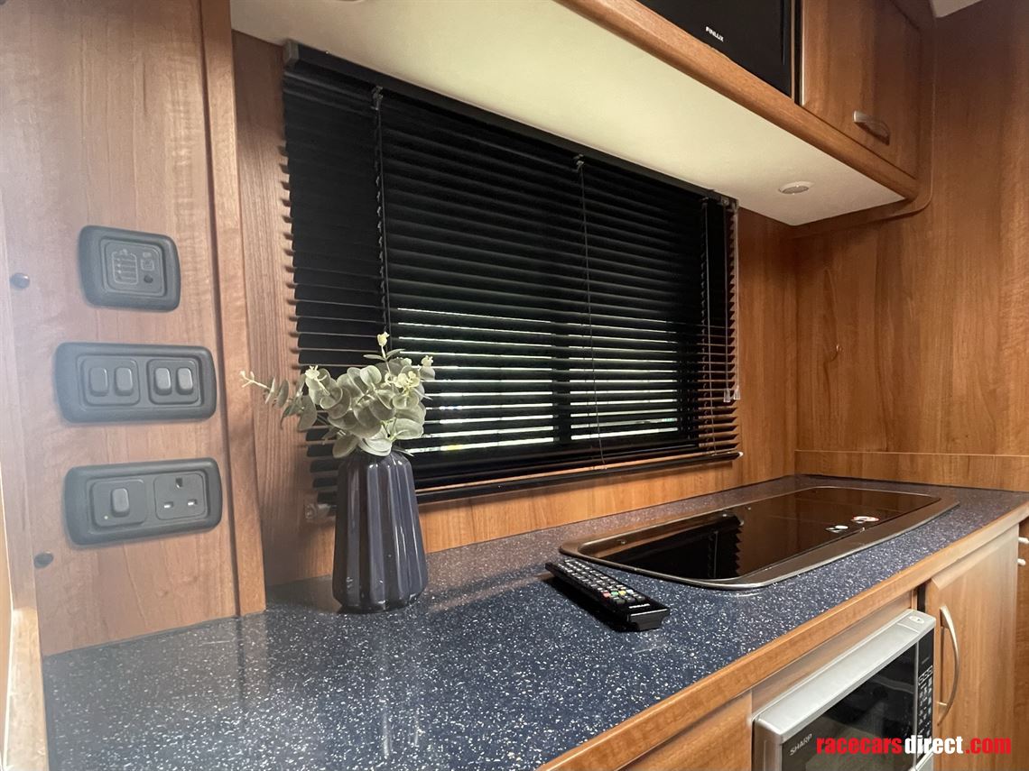 iveco-75t-eurocargo-luxury-race-transport-mot