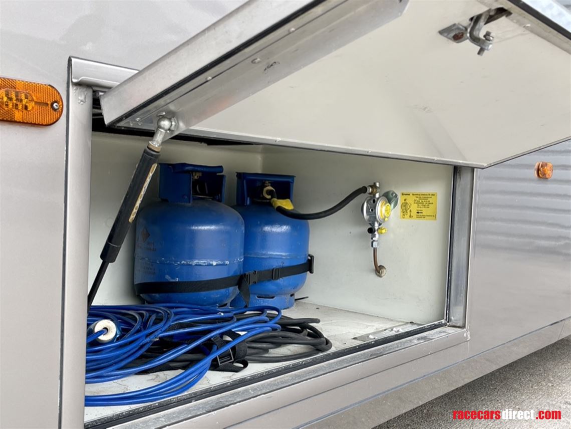 iveco-75t-eurocargo-luxury-race-transport-mot