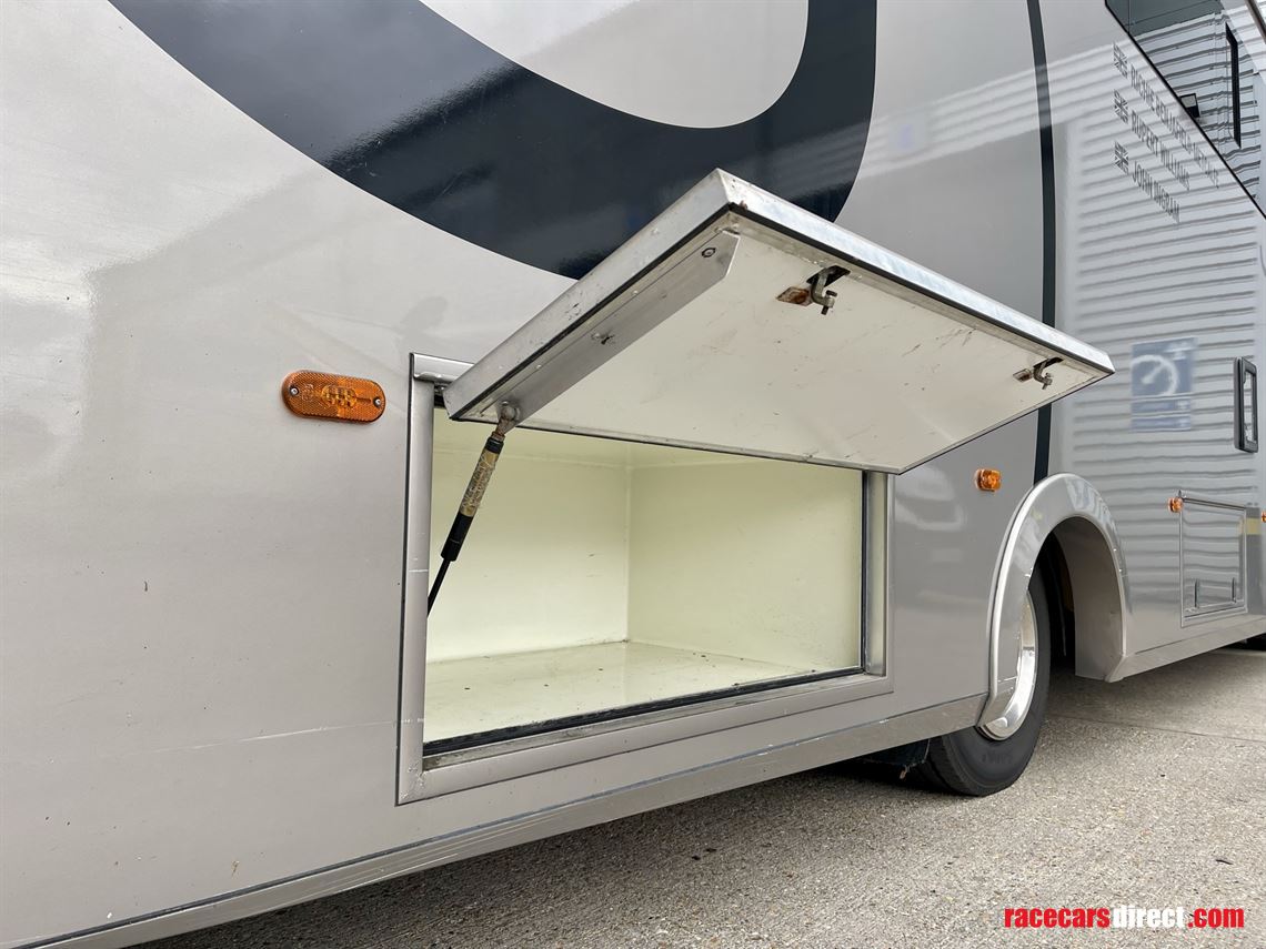 iveco-75t-eurocargo-luxury-race-transport-mot