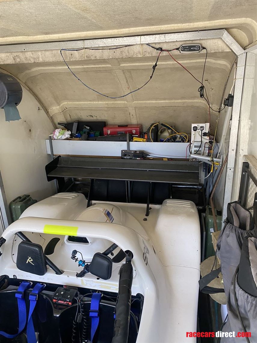 Tool rack and tyre rack plus winch 