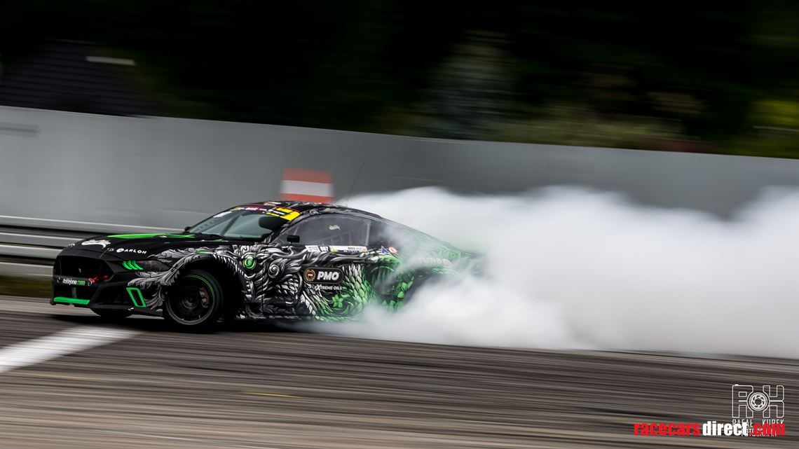 ford-mustang-monster-brand-new-ready-to-drift