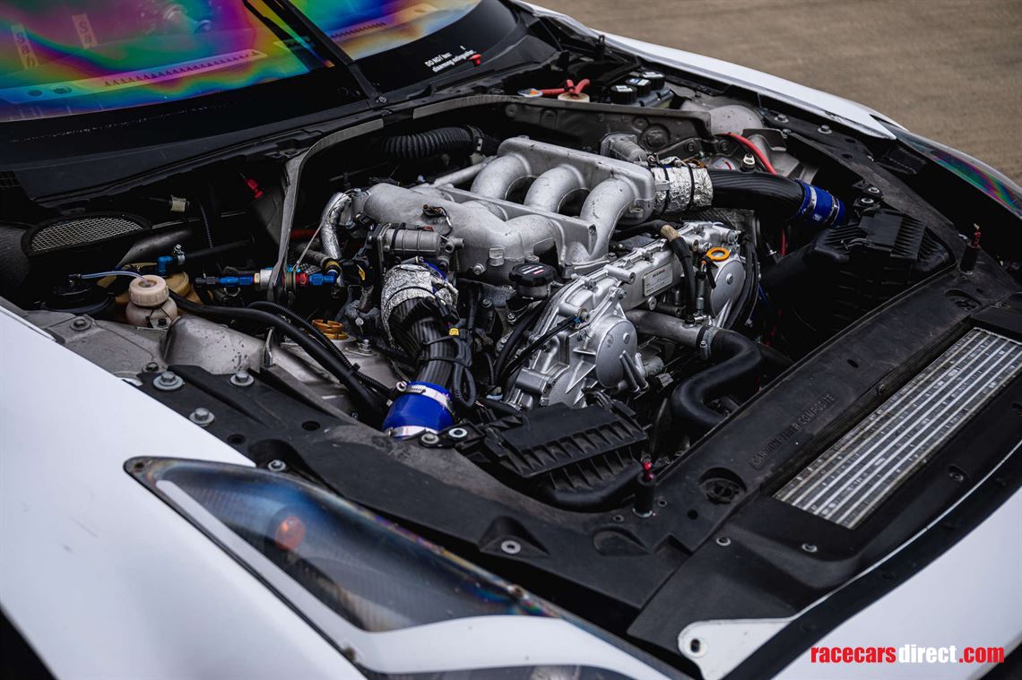 2014-nissan-r35-gt-r-8a01