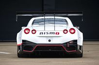 2014-nissan-r35-gt-r-8a01