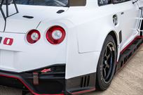 2014-nissan-r35-gt-r-8a01