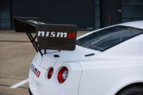 2014-nissan-r35-gt-r-8a01