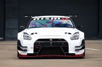 2014-nissan-r35-gt-r-8a01