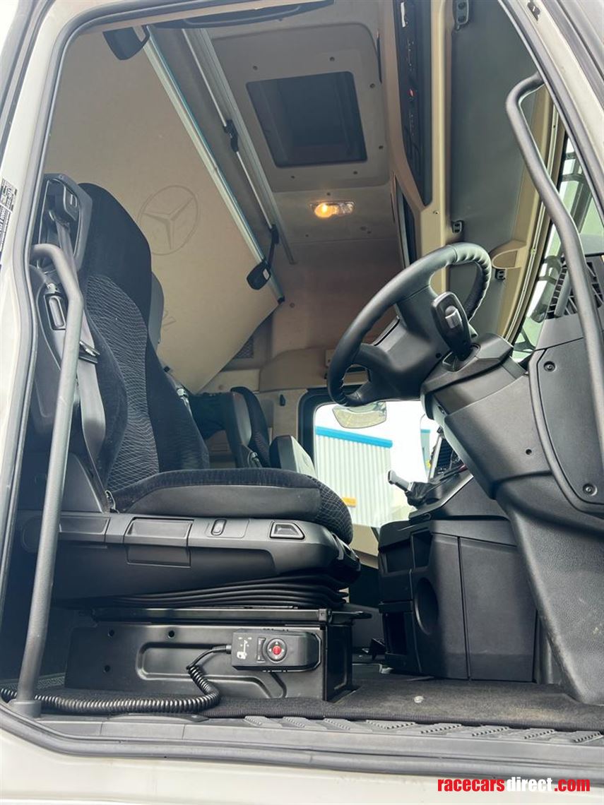 mercedes-actros-2551-giga-space-style-line