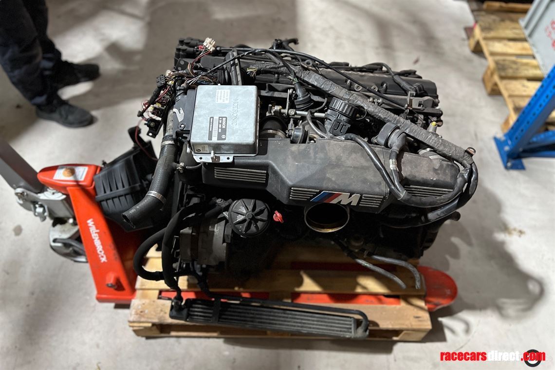 bmw-m5-s38-36l-engine
