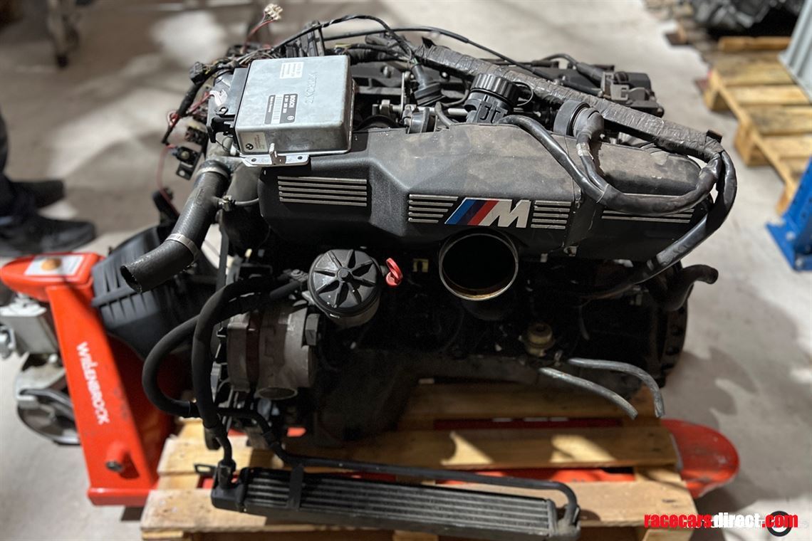 bmw-m5-s38-36l-engine