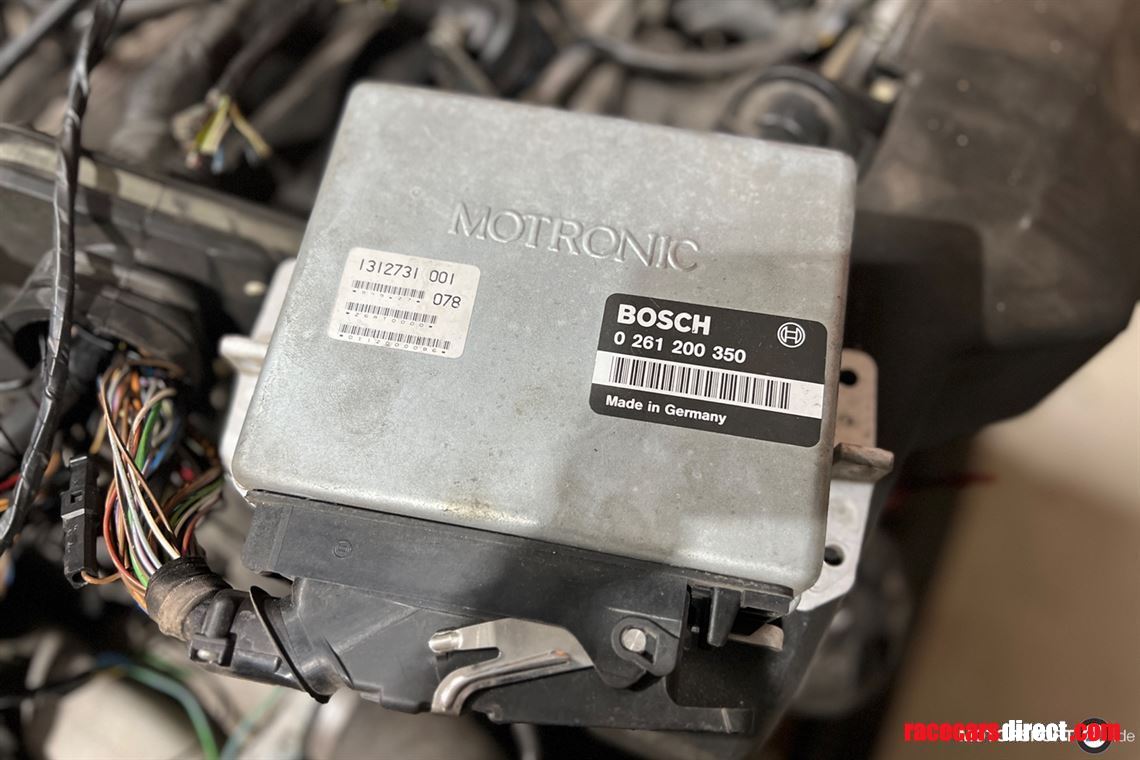 bmw-m5-s38-36l-engine