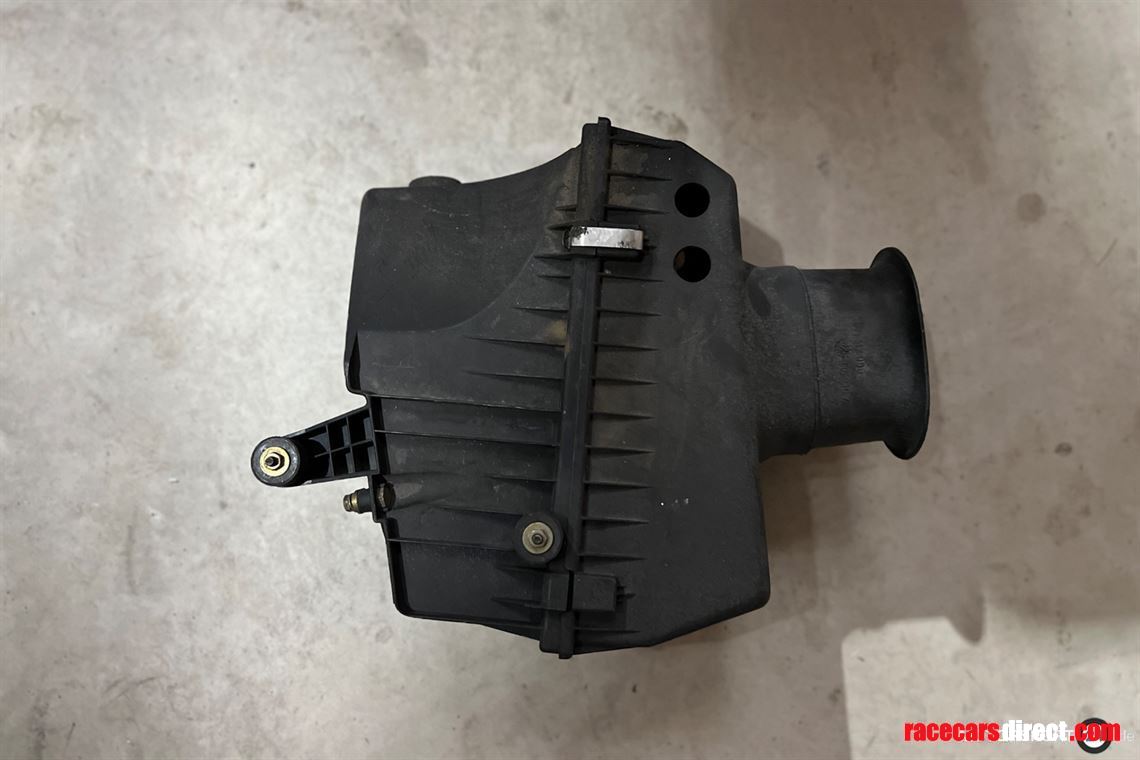 bmw-m5-s38-36l-engine