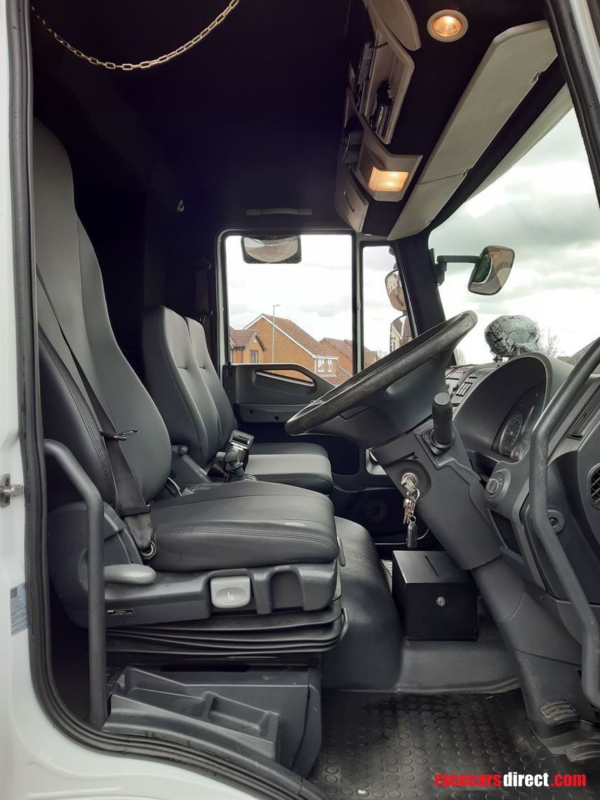 iveco-eurocargo-motorhome-race-car-transporte