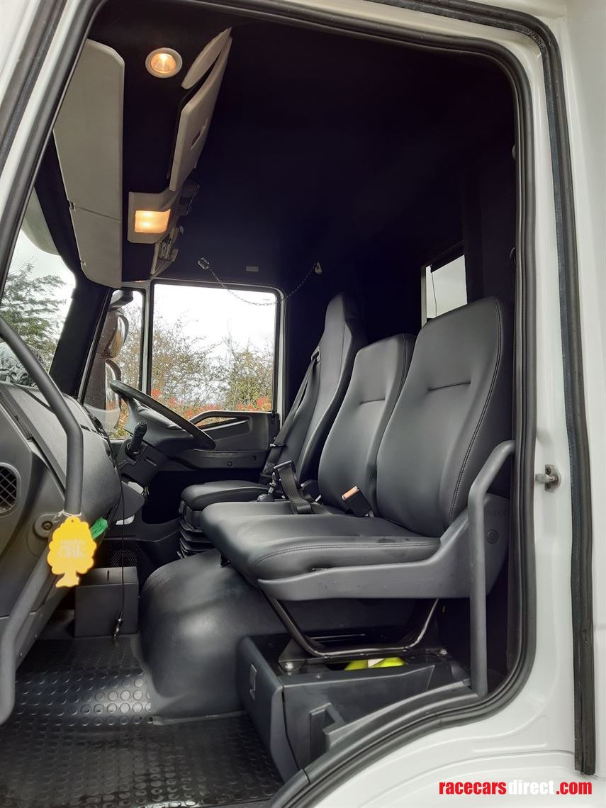 iveco-eurocargo-motorhome-race-car-transporte