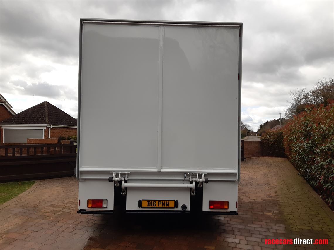 iveco-eurocargo-motorhome-race-car-transporte