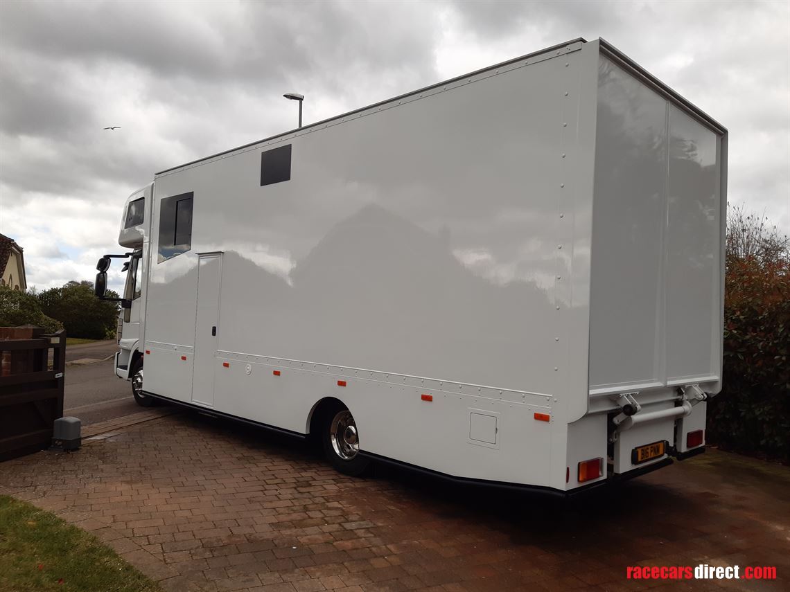 iveco-eurocargo-motorhome-race-car-transporte