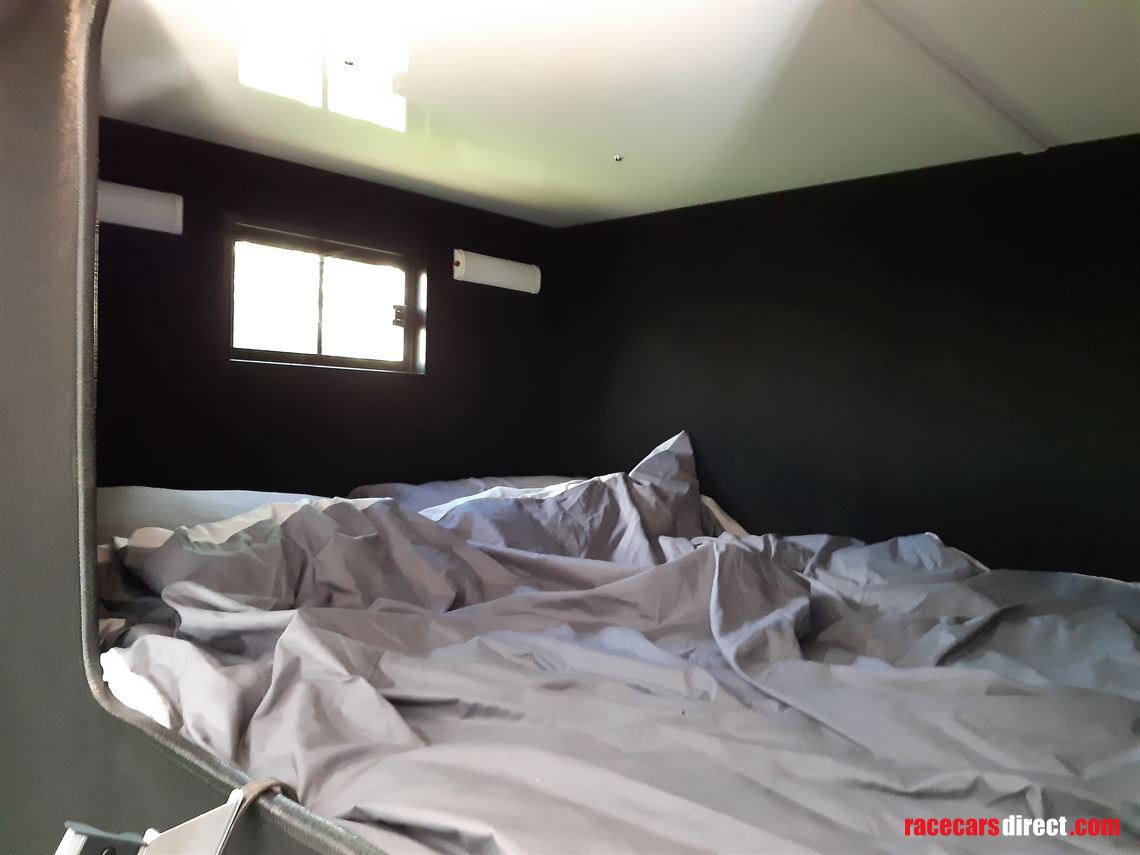 iveco-eurocargo-motorhome-race-car-transporte