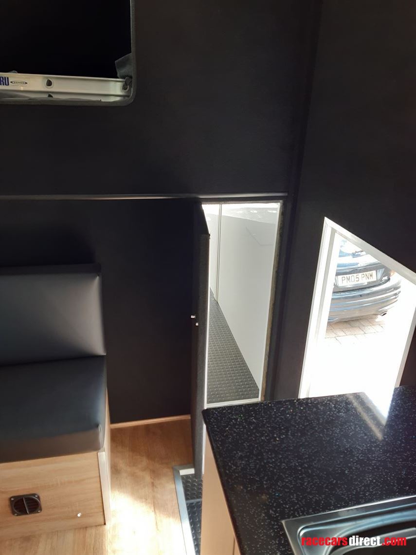 iveco-eurocargo-motorhome-race-car-transporte