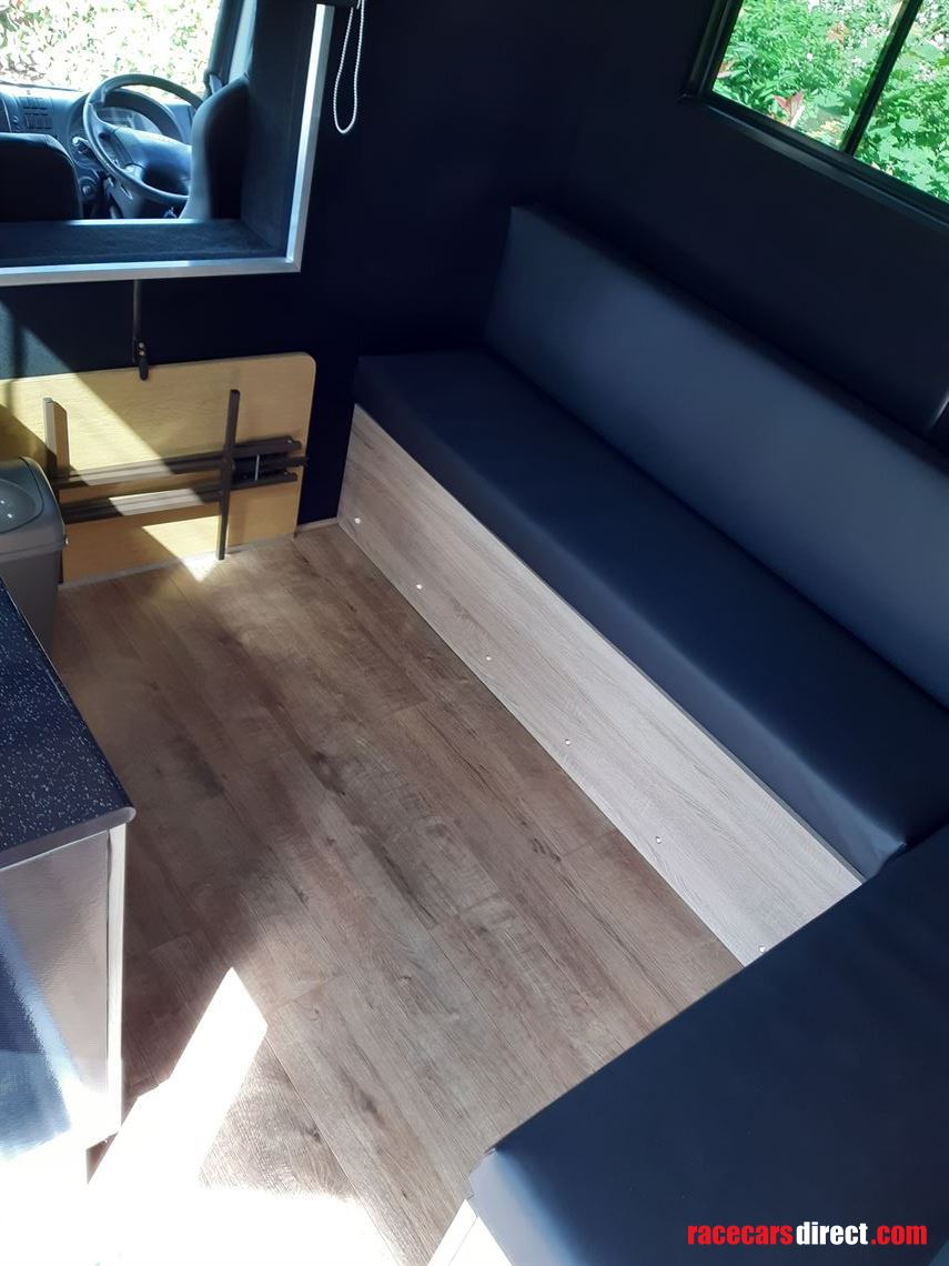 iveco-eurocargo-motorhome-race-car-transporte