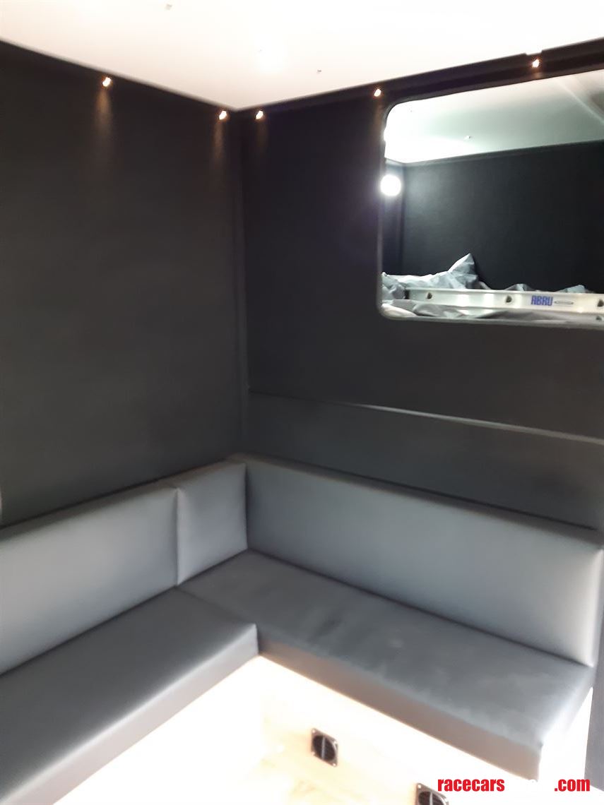 iveco-eurocargo-motorhome-race-car-transporte