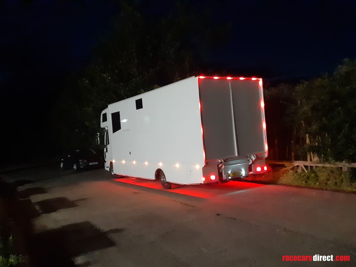 iveco-eurocargo-motorhome-race-car-transporte