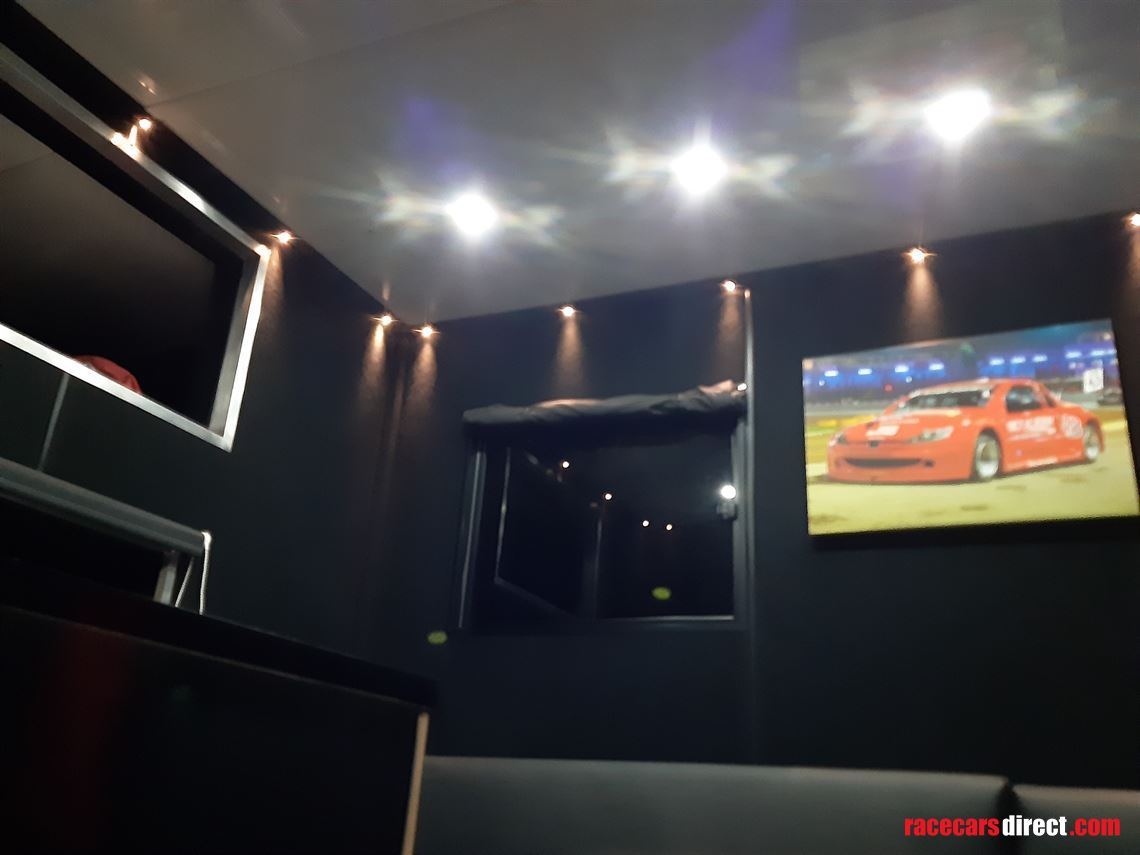 iveco-eurocargo-motorhome-race-car-transporte