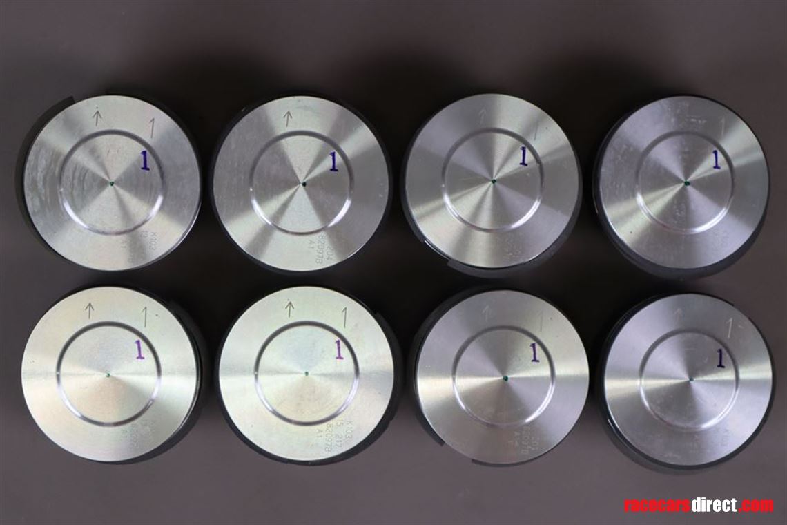 aston-martin-v8-vantage-gt2-8-pistons