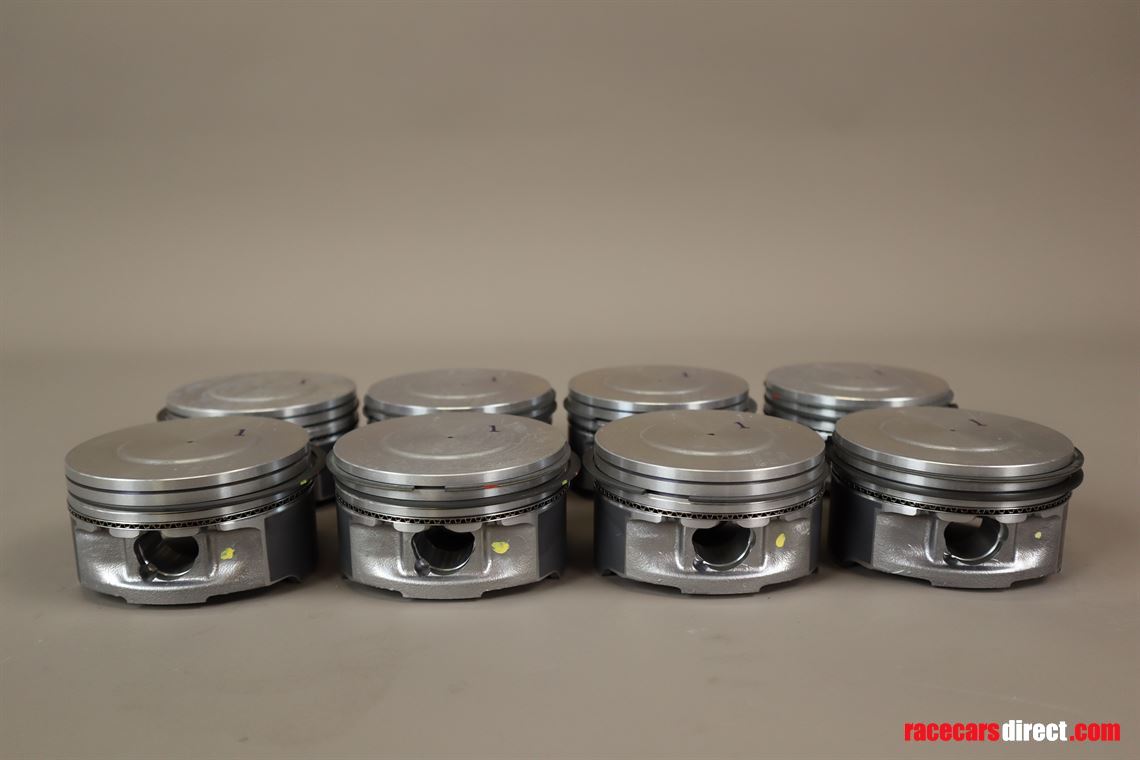 aston-martin-v8-vantage-gt2-8-pistons