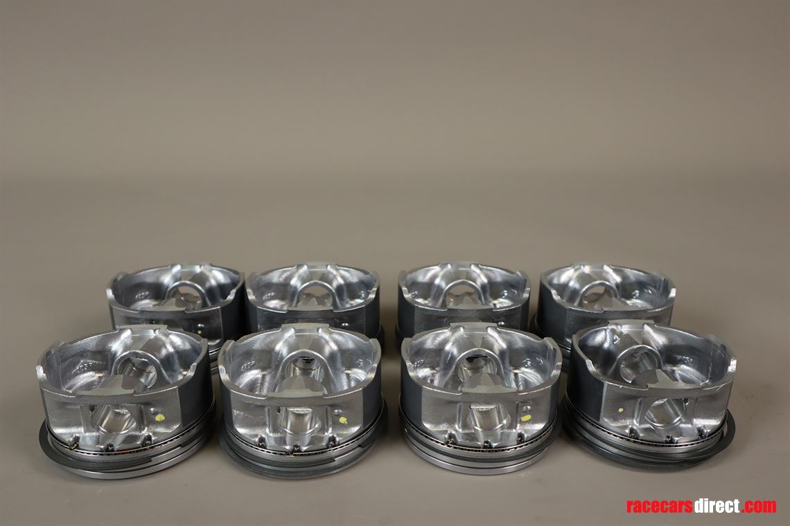 aston-martin-v8-vantage-gt2-8-pistons