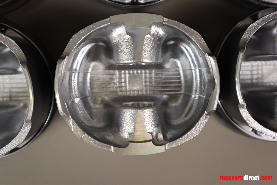 aston-martin-v8-vantage-gt2-8-pistons