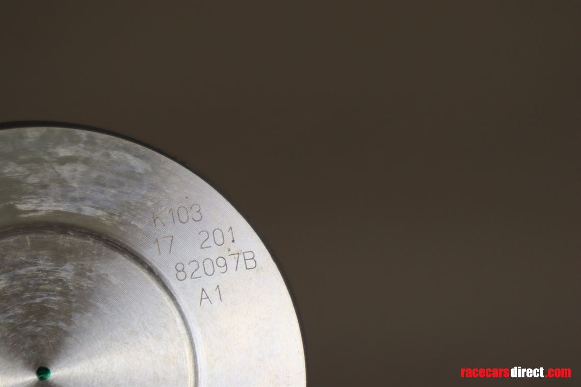 aston-martin-v8-vantage-gt2-8-pistons