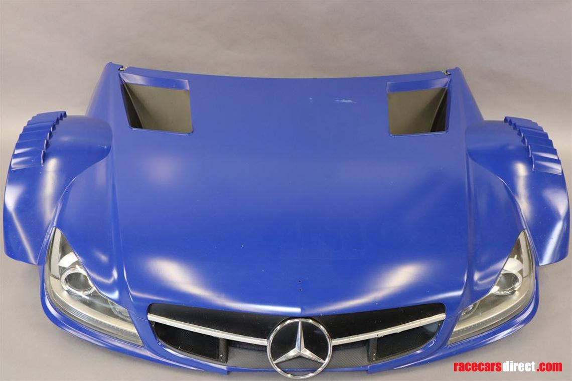 mercedes-amg-c63-dtm-2015-front-bonnet-clip-p