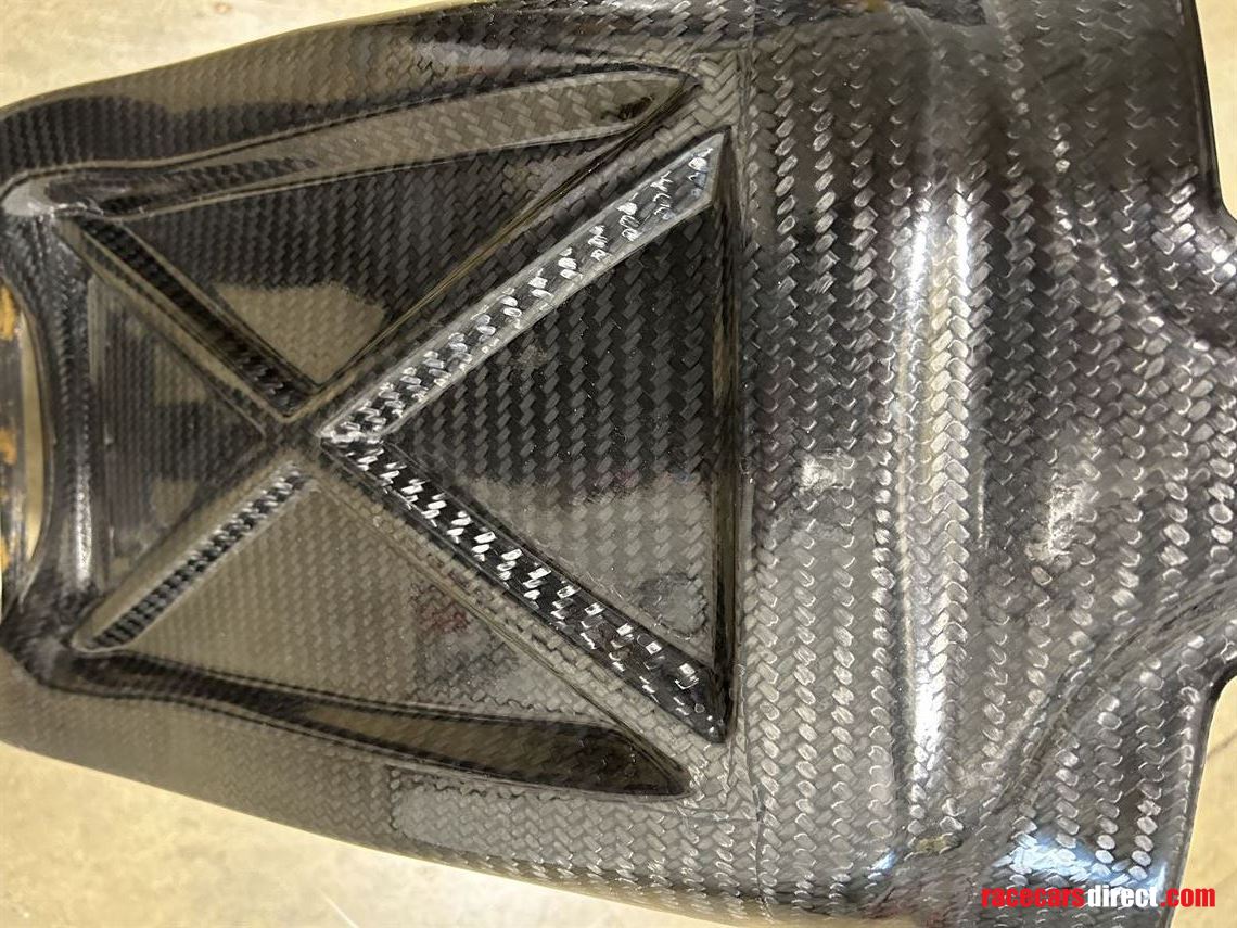 reverie-carbon-fibre-mulsanne-seat-caterham-f