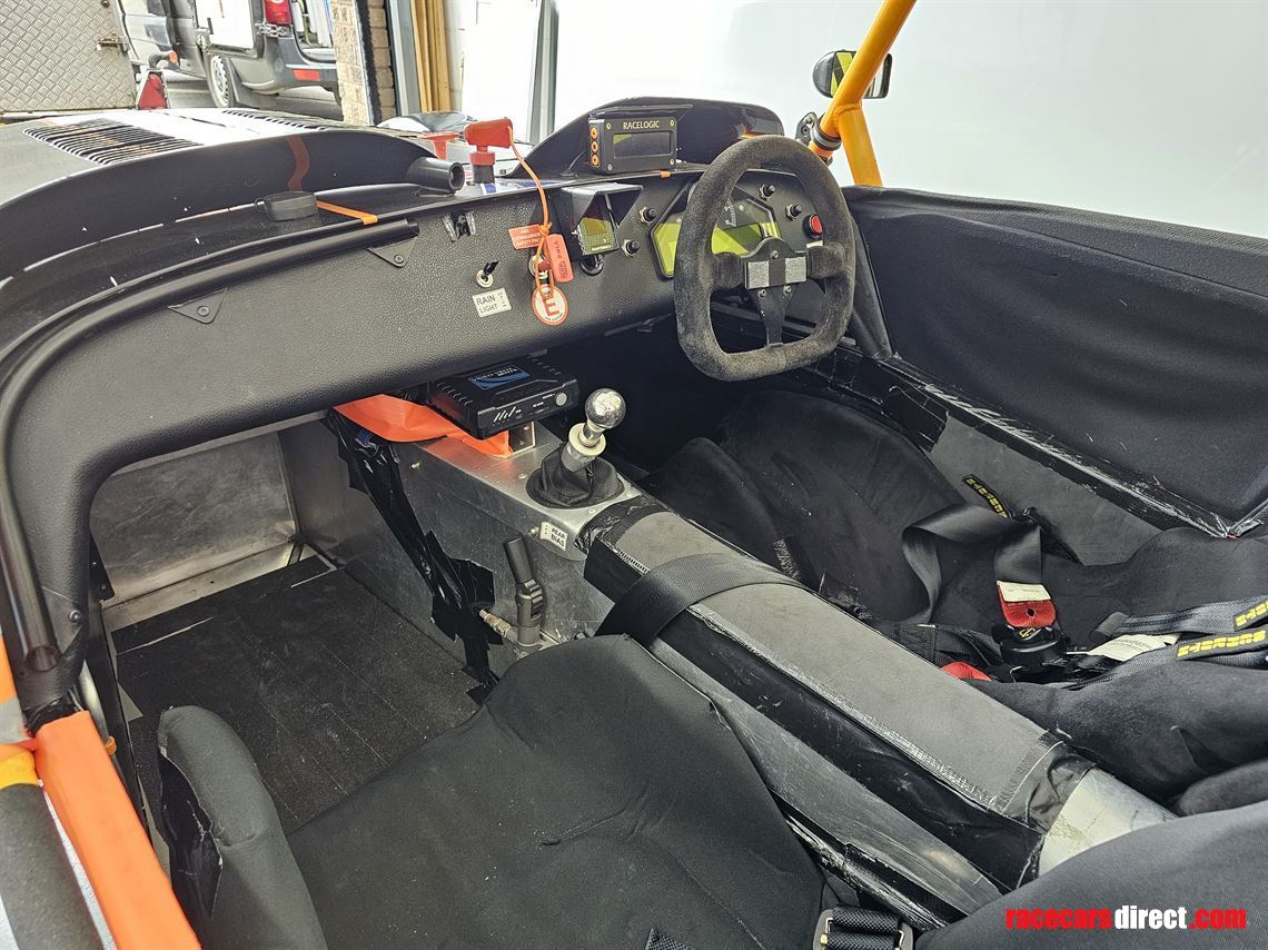 2007-caterham-7-c400-racetrack-car