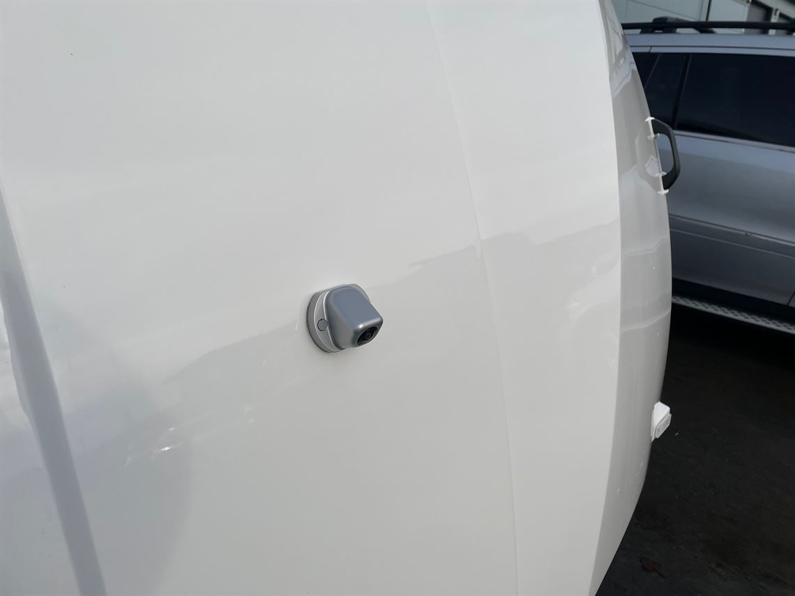 brian-james-rt6-in-black-55m-x-235m