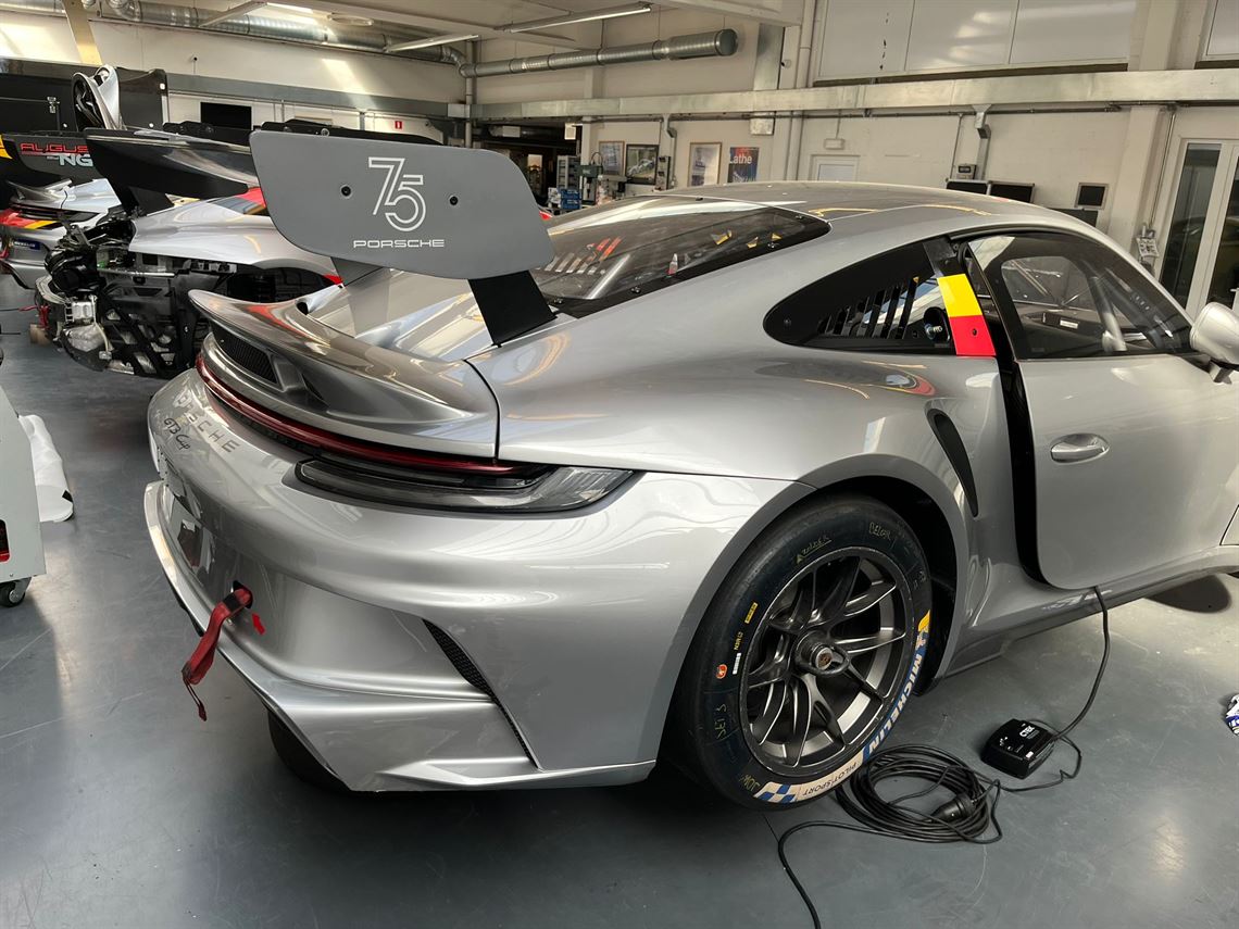 2021-porsche-911-992-gt3-cup