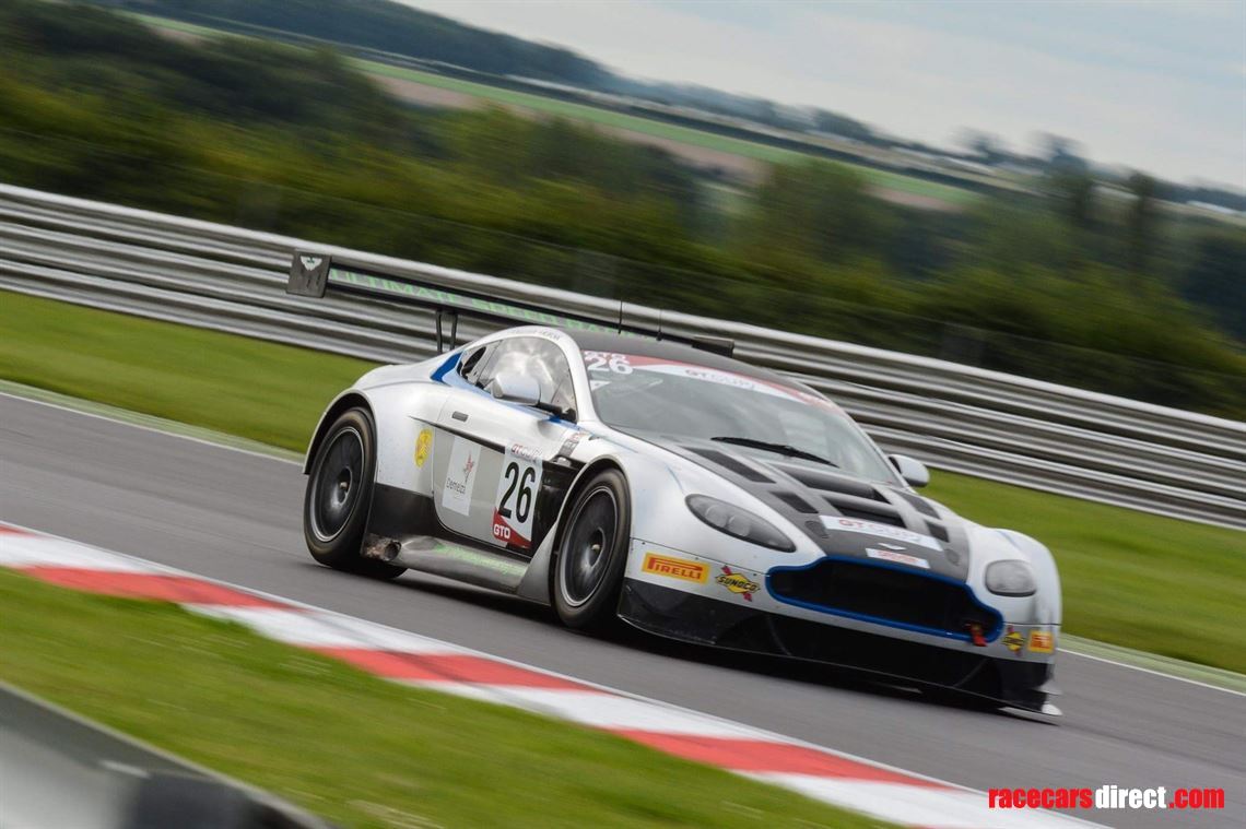 2012-aston-martin-gt3-vantage--
