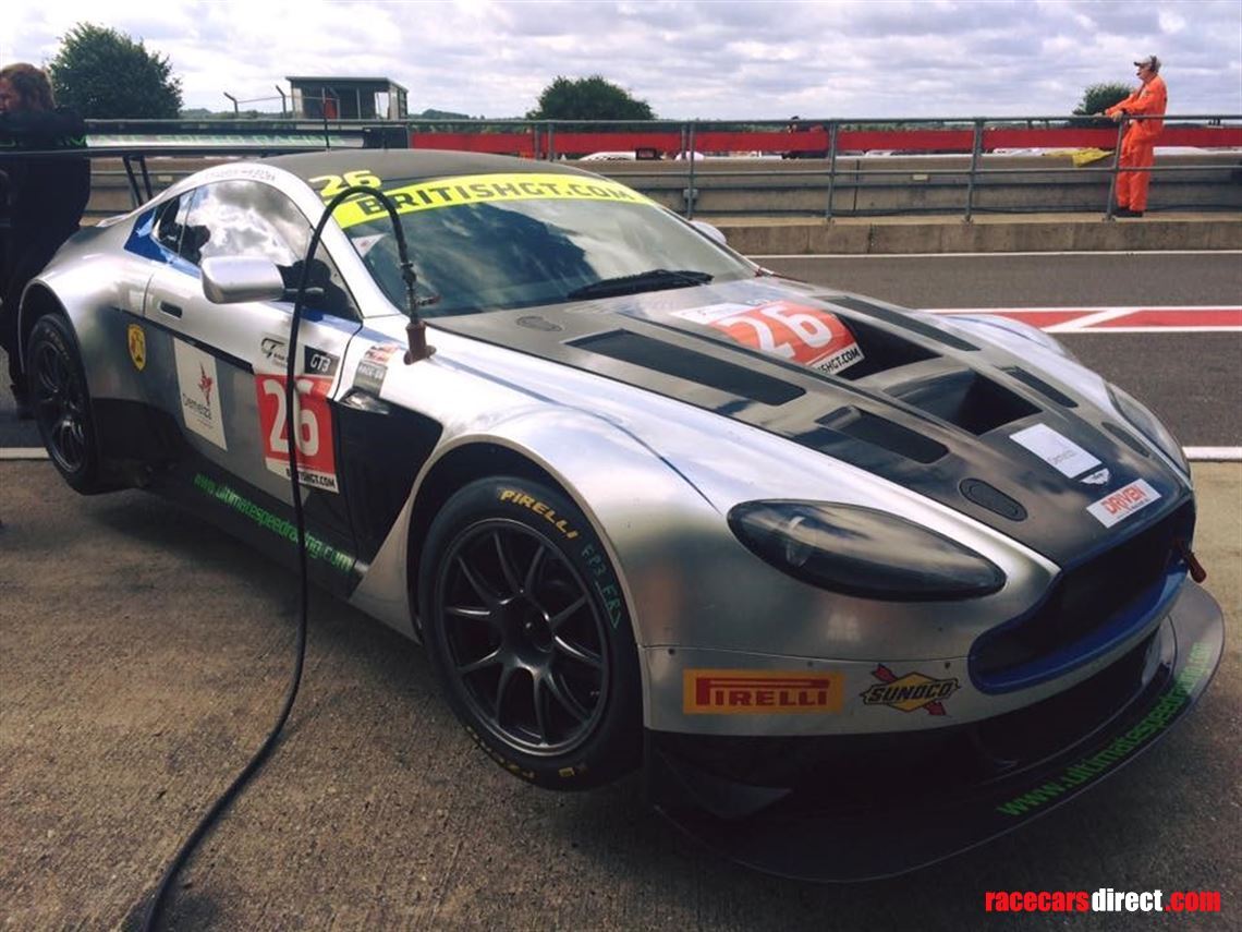 2012-aston-martin-gt3-vantage--