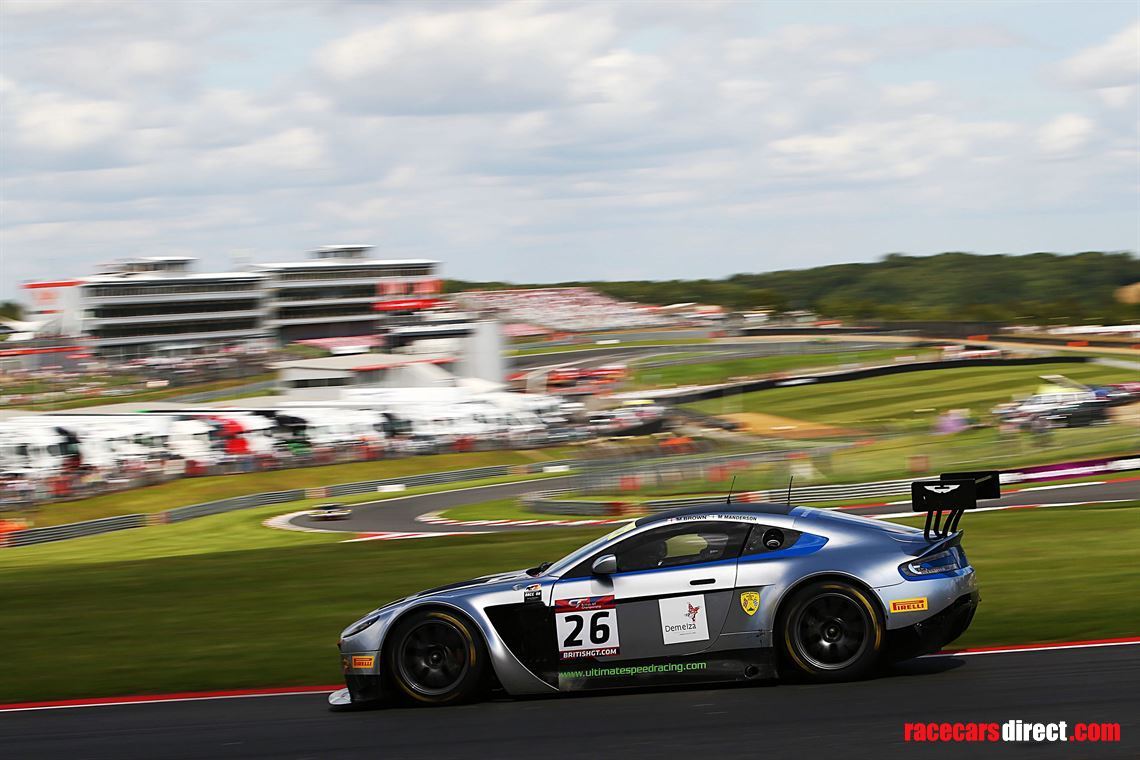 2012-aston-martin-gt3-vantage--