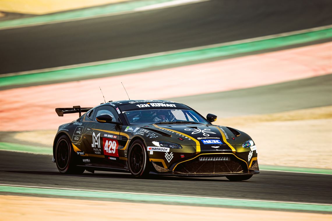 aston-martin-gt4